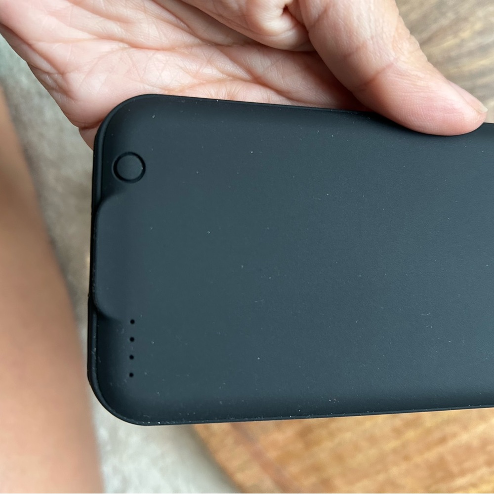 Protective Battery Case for iPhone - Black - Picture 11 of 13